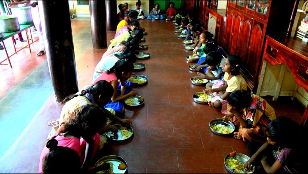 Dinner for 85 girls of Uthavikarangal  